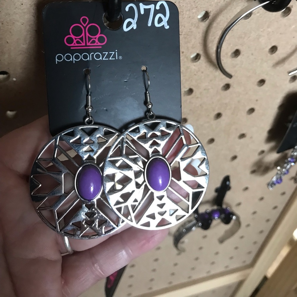 Silver disc earrings w/medium purple centers.